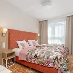 Aparthotel Sun & Bel Mare With Parking By Renters 4*